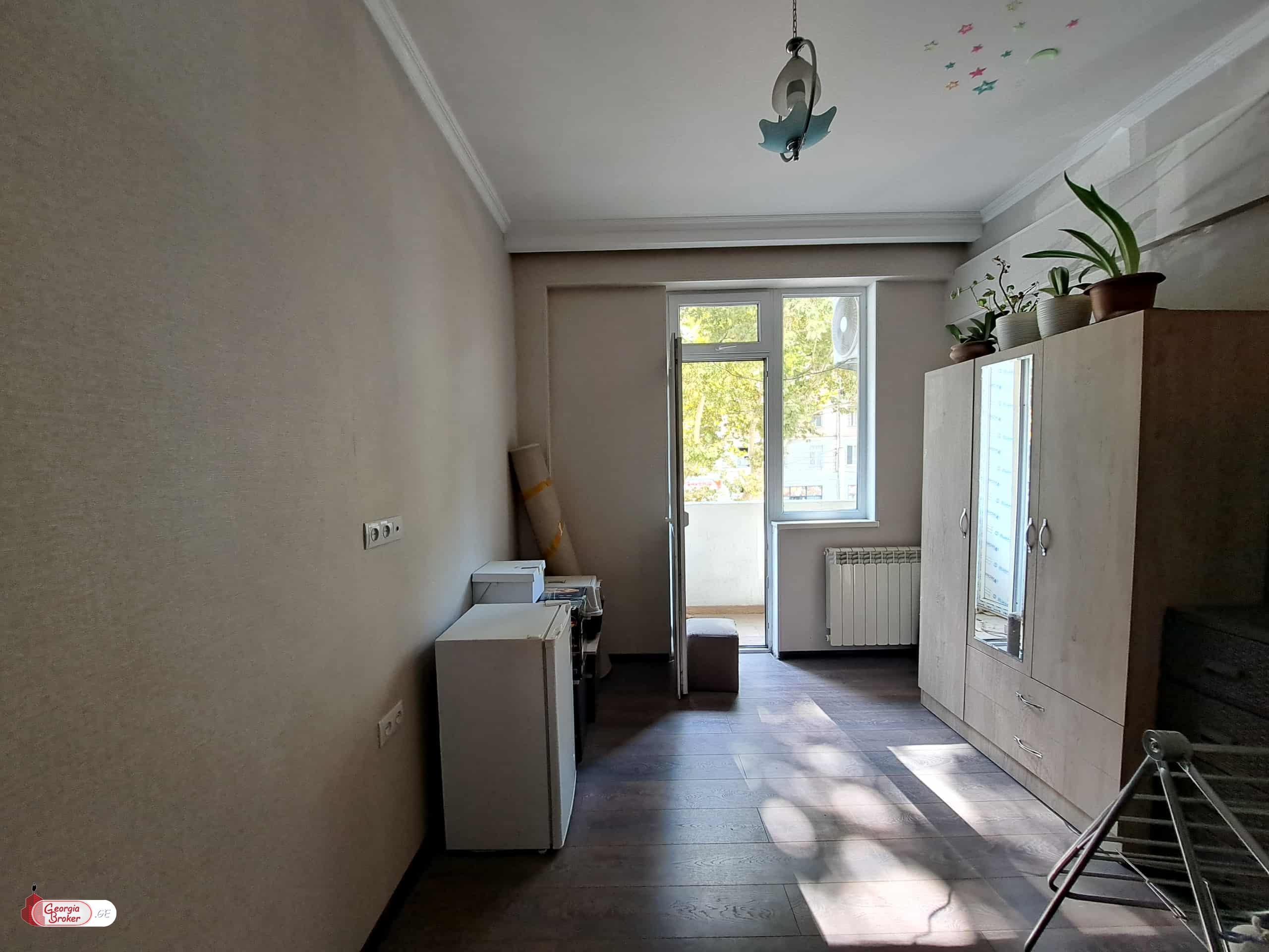 nearly repaired 3-room apartment for sale